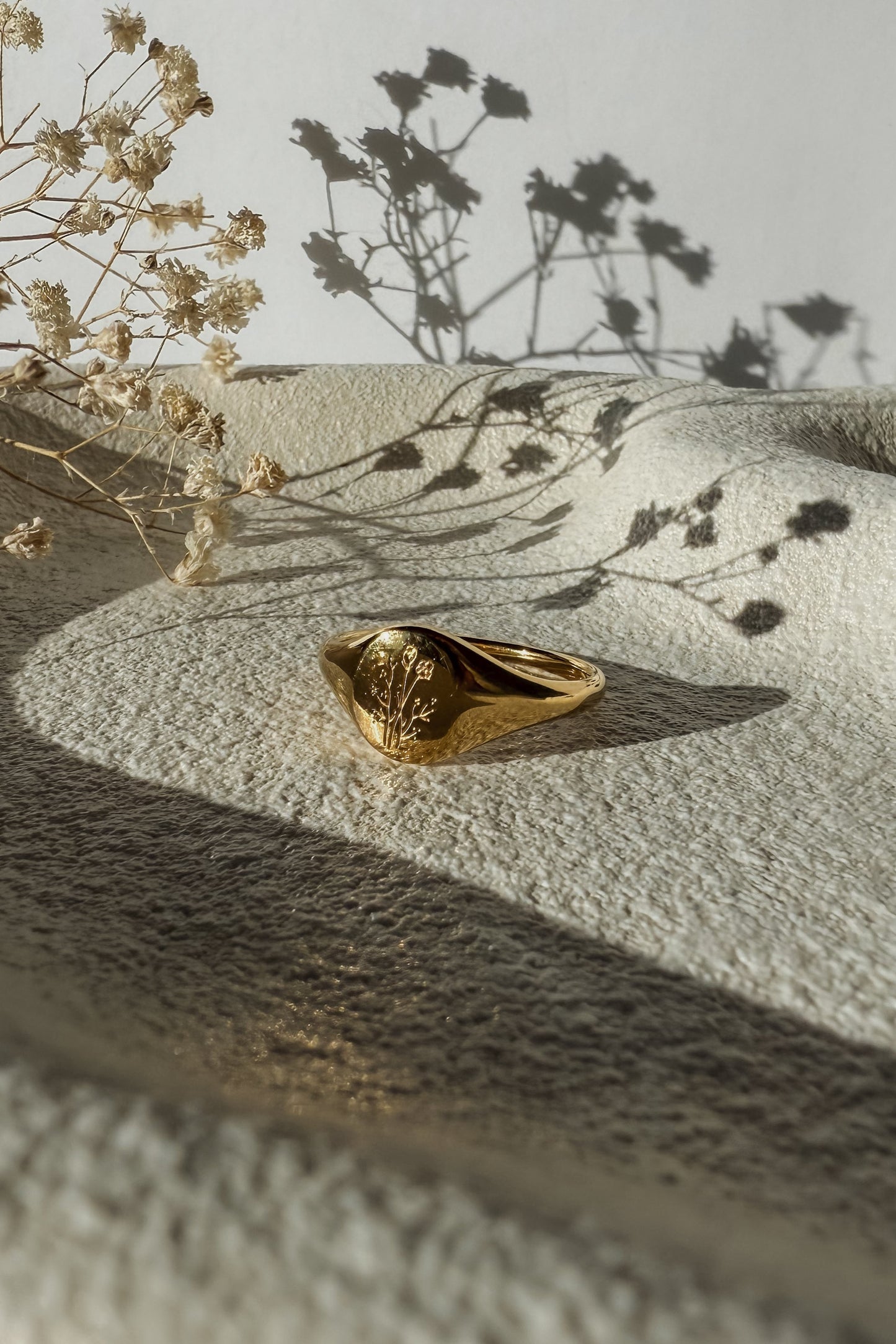 Wildflower Signet Ring - Gold