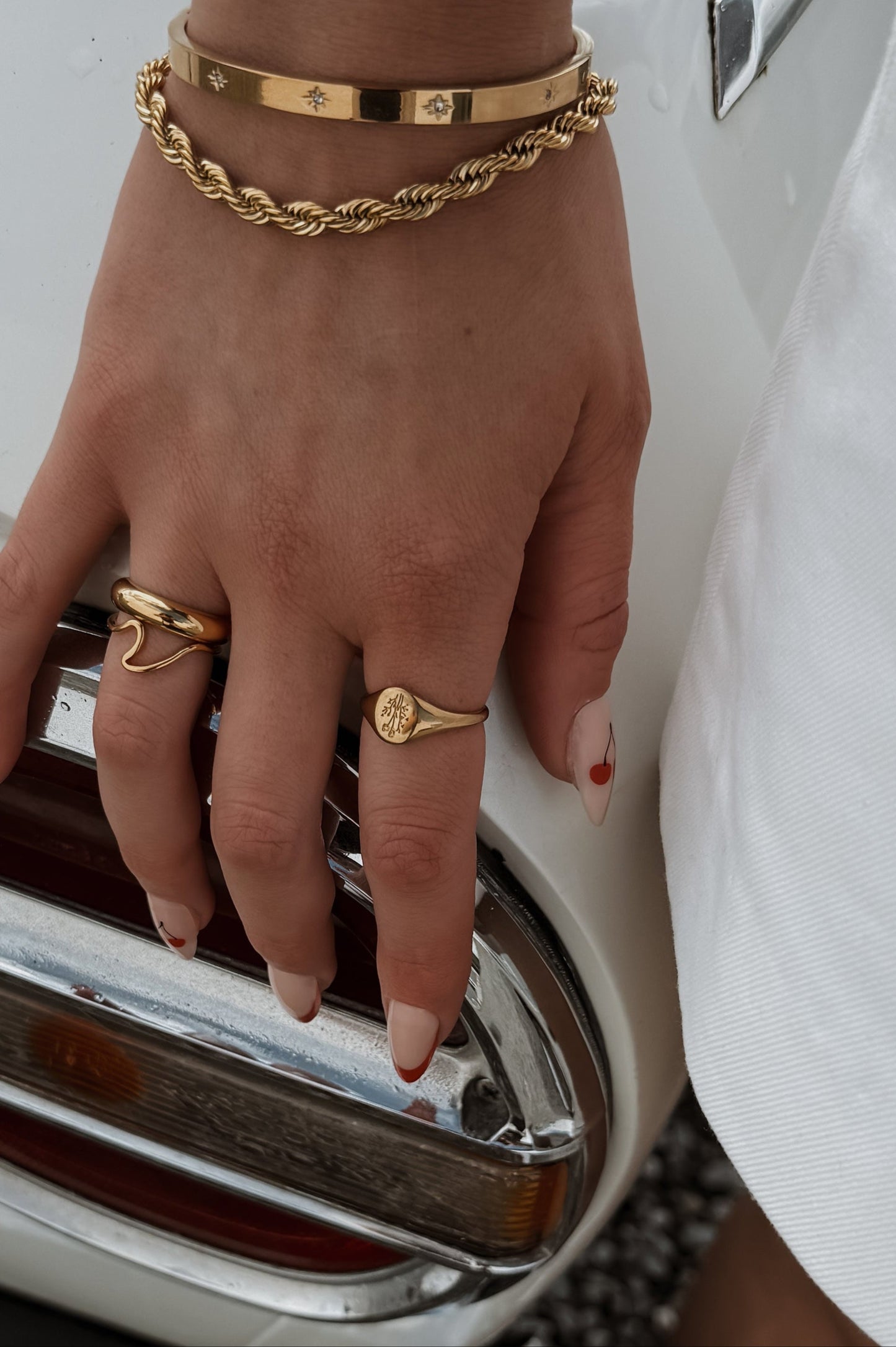 Wildflower Signet Ring - Gold