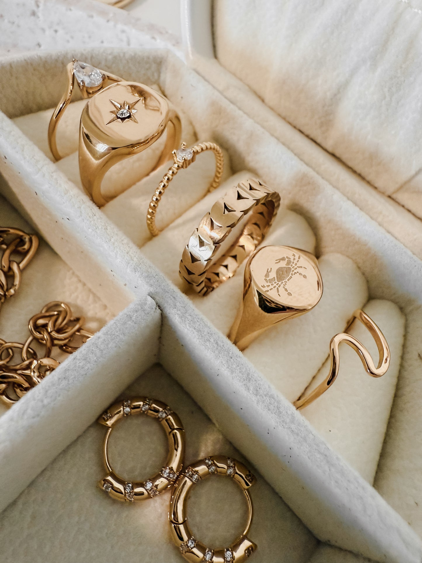 Violet Ring - Gold