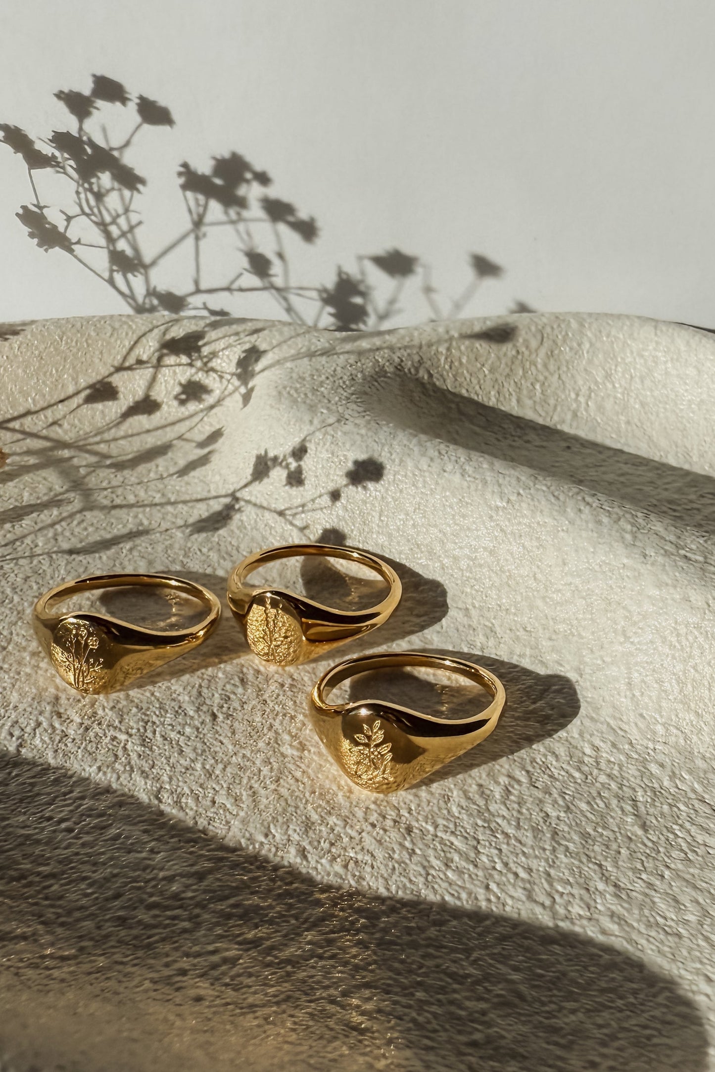 Lavender Signet Ring - Gold