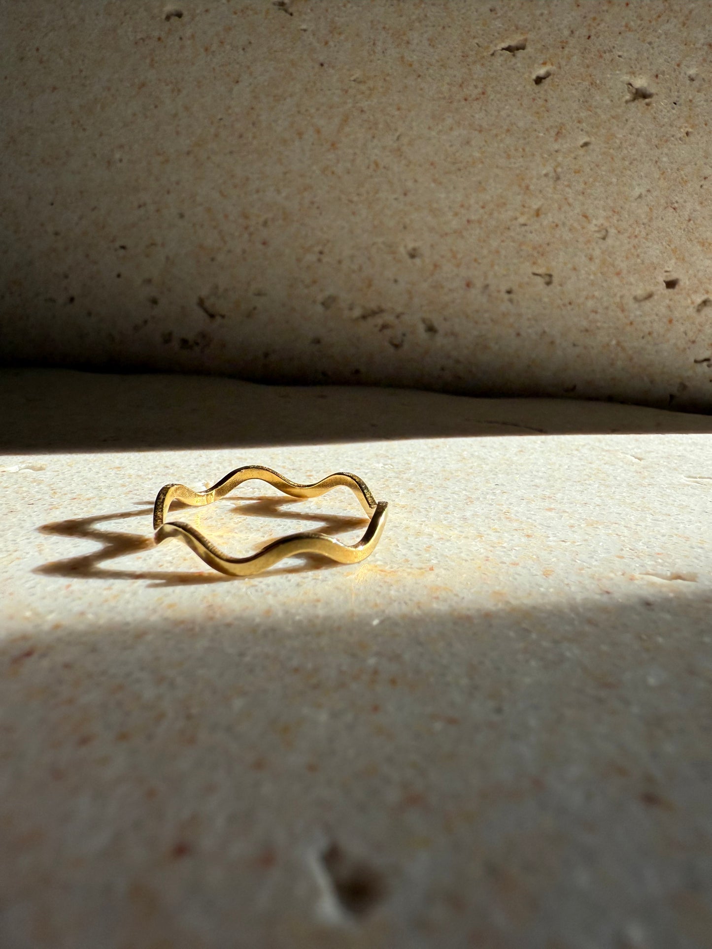 Azura Wave Ring - Gold