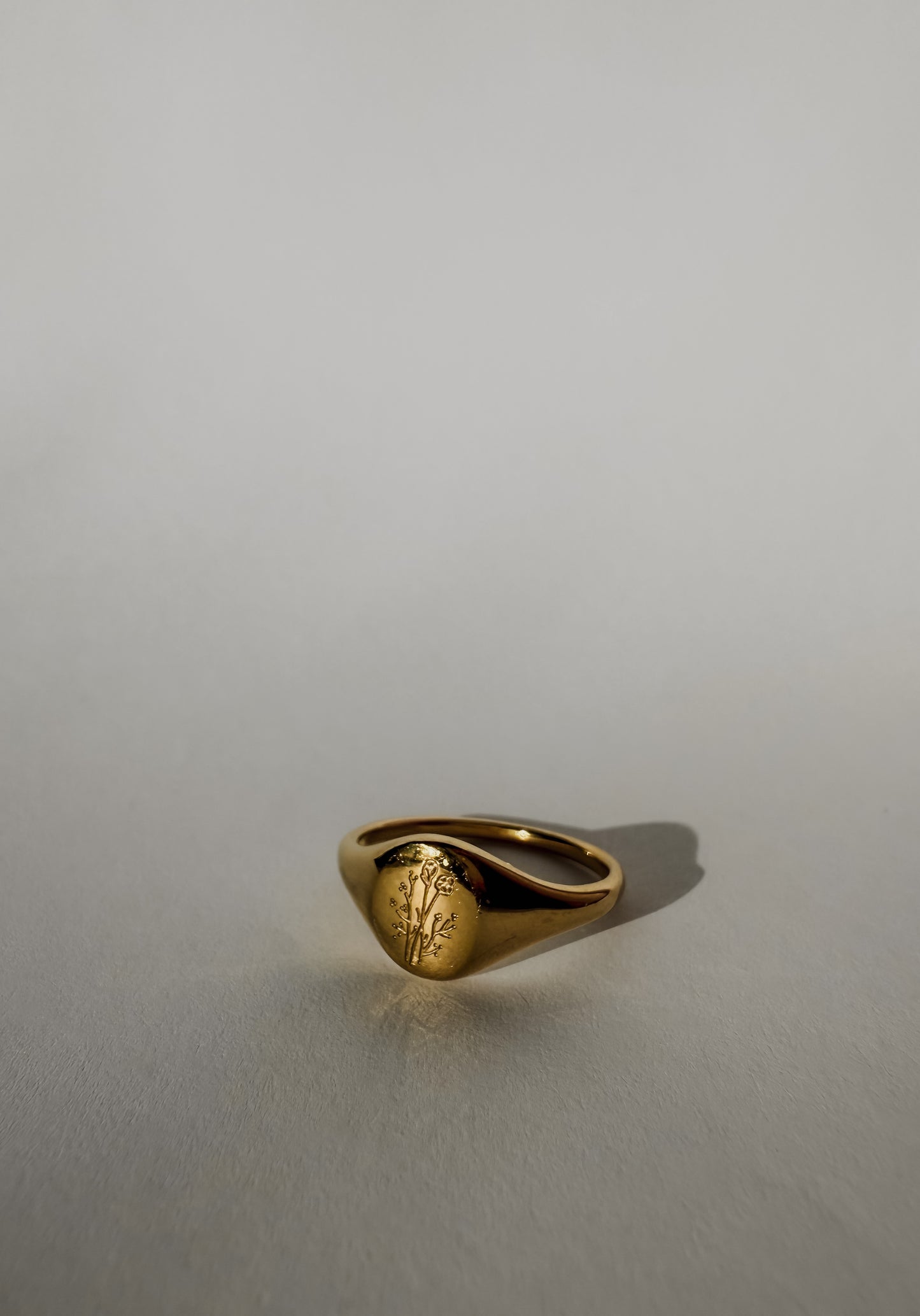 Wildflower Signet Ring - Gold