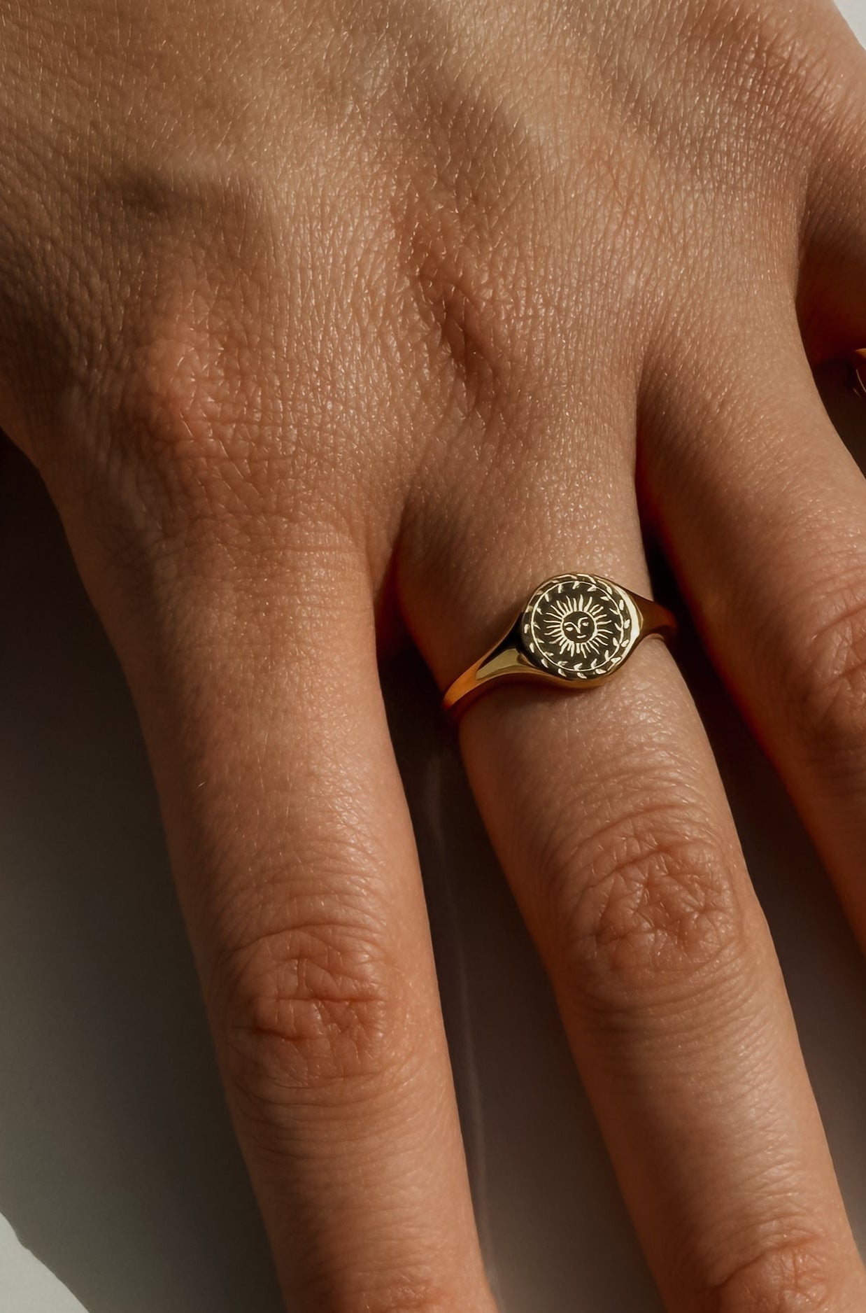 Summer Signet Ring - Gold