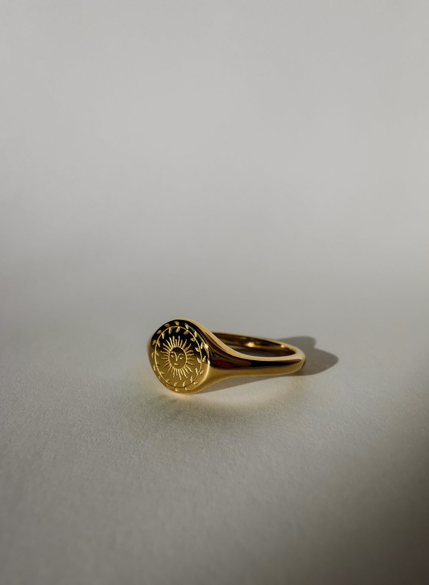 Summer Signet Ring - Gold