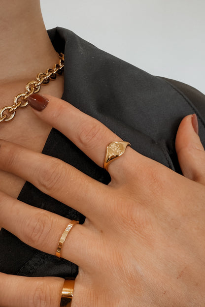 Tea Signet Ring - Gold