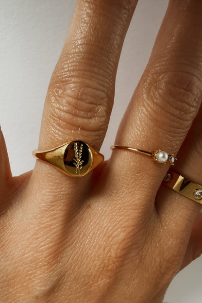 Lavender Signet Ring - Gold