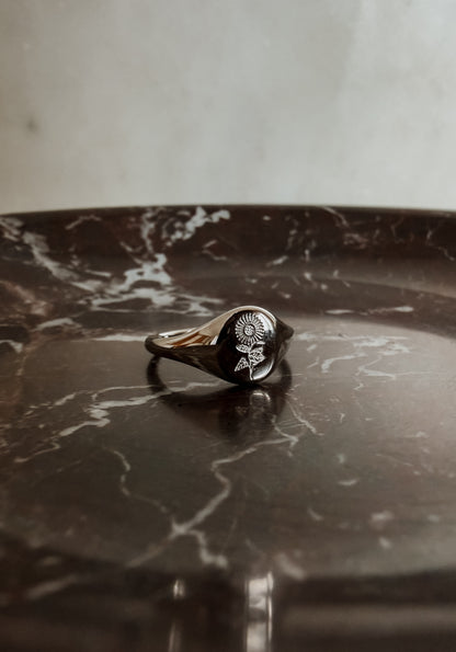 Sunflower Signet Ring - Silver