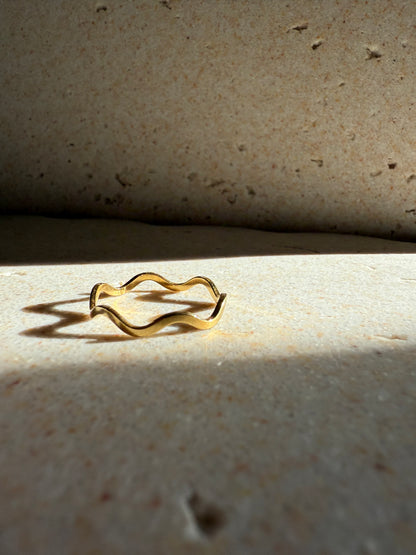 Azura Wave Ring - Gold