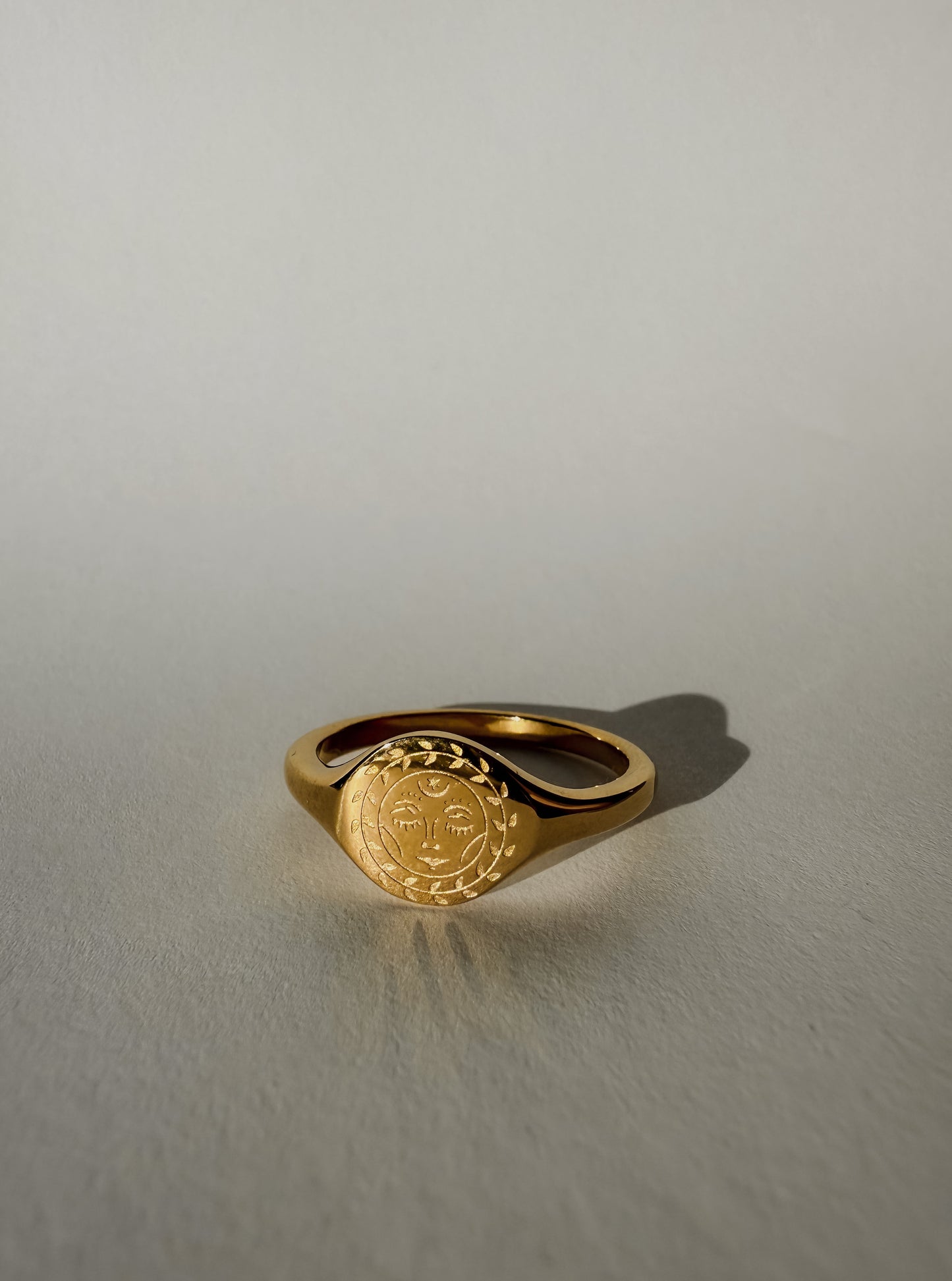 Goddess Signet Ring - Gold