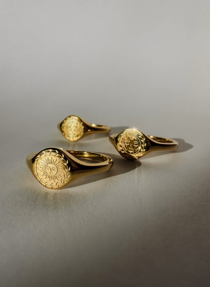 Goddess Signet Ring - Gold